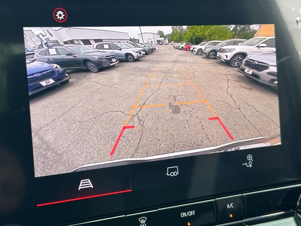 Used 2024 GMC Canyon Elevation image 22