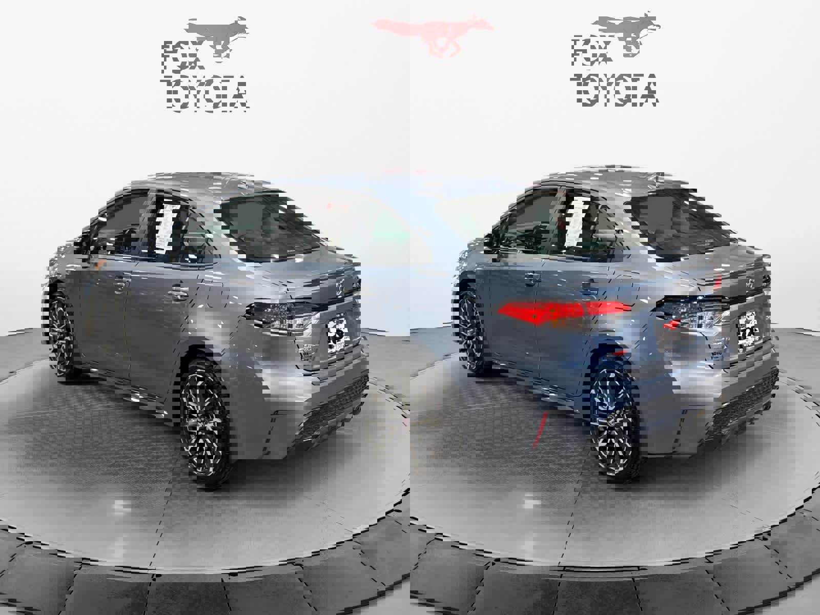 Used 2022 Toyota Corolla SE w/ Carpet Mat Package (TMS) image 4