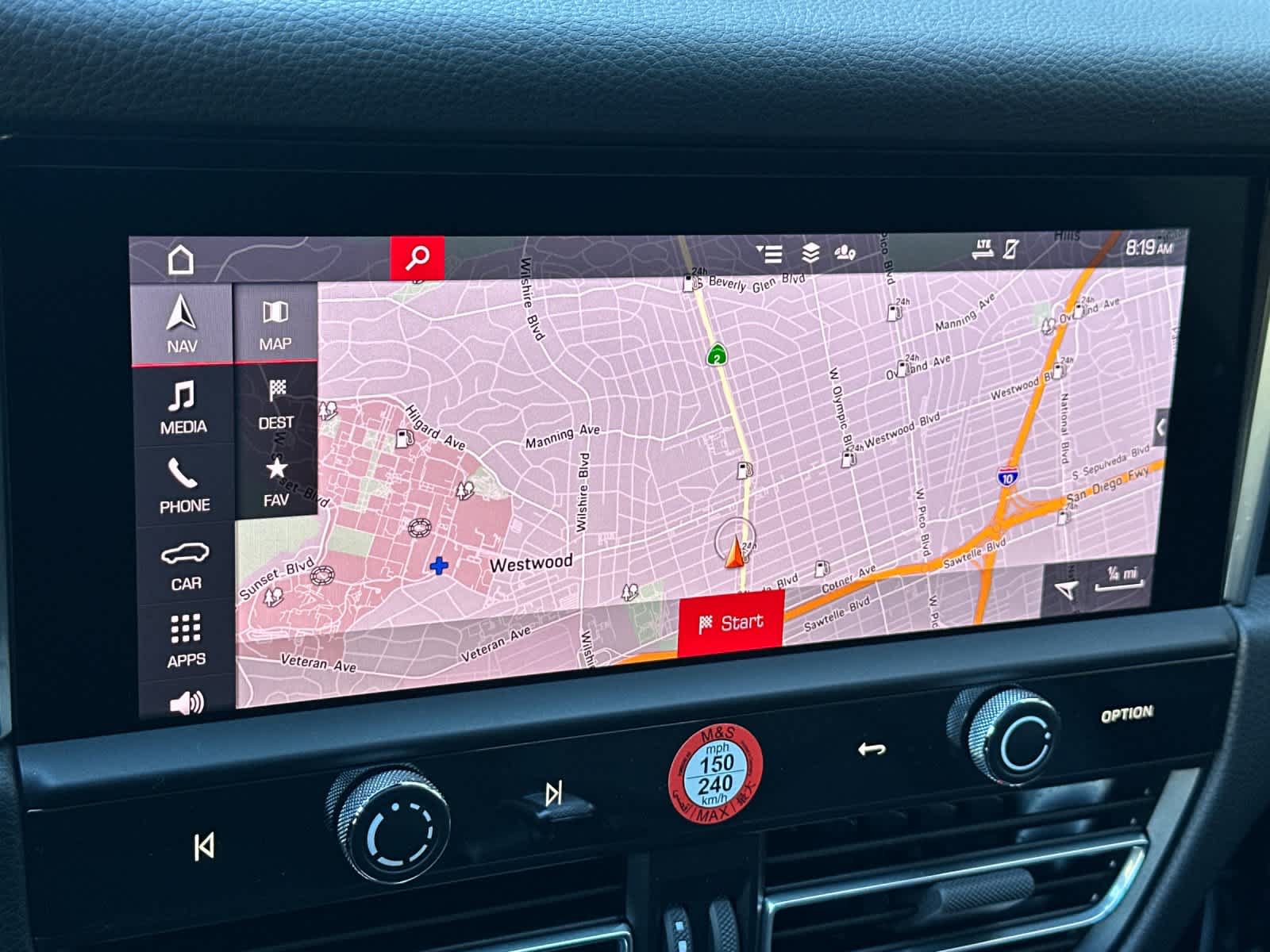 Certified 2025 Porsche Macan AWD/4WD image 21