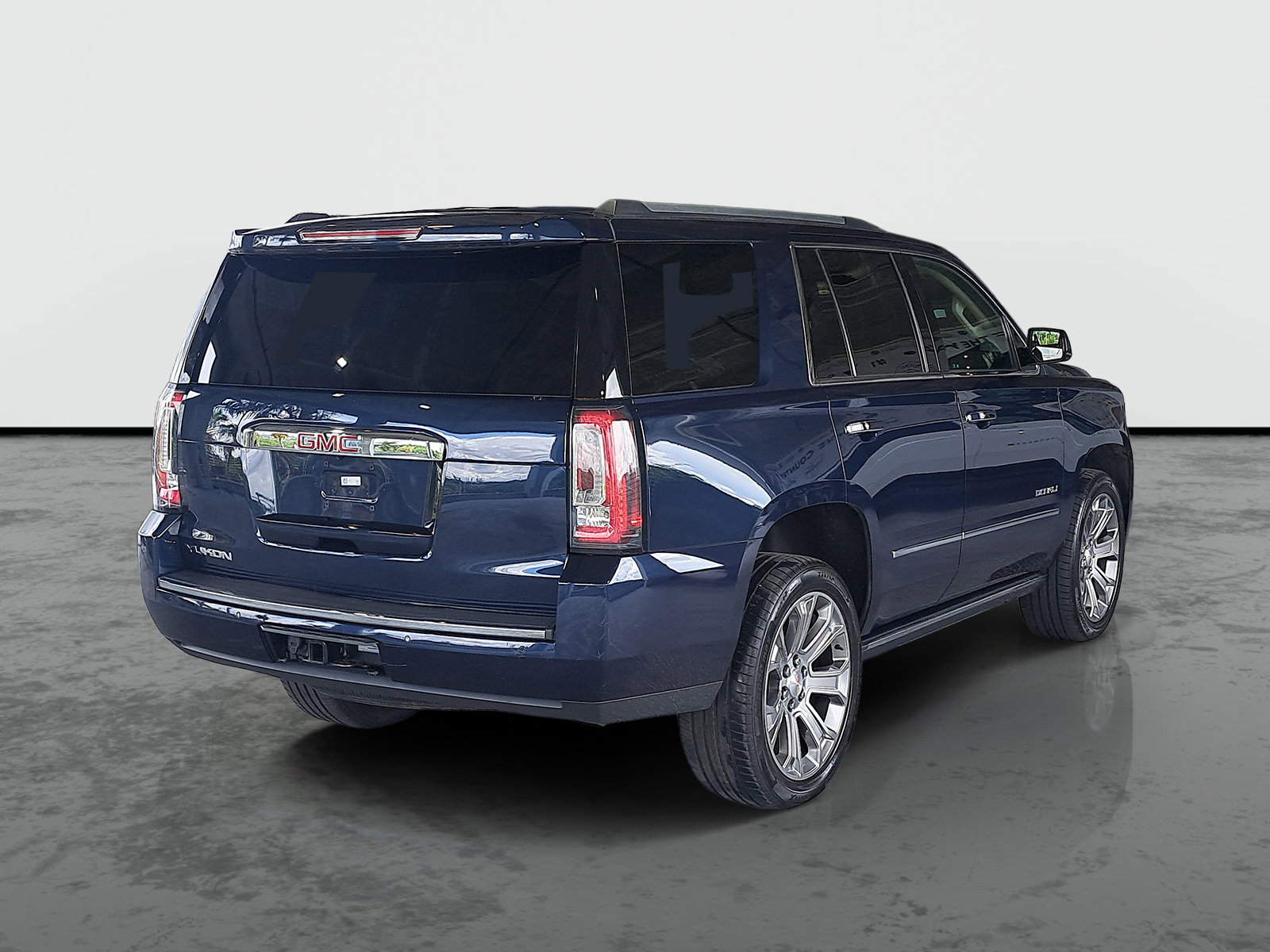 Used 2020 GMC Yukon Denali AWD/4WD image 2