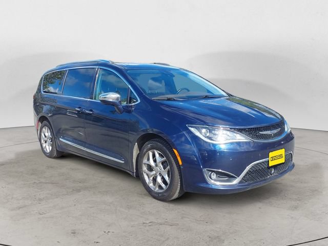 Used 2017 Chrysler Pacifica Limited w/ UConnect Theater Package FWD image 3