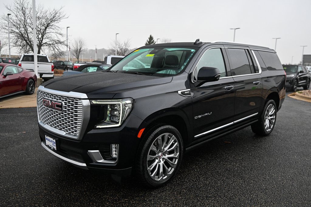 Used 2023 GMC Yukon XL Denali image 9