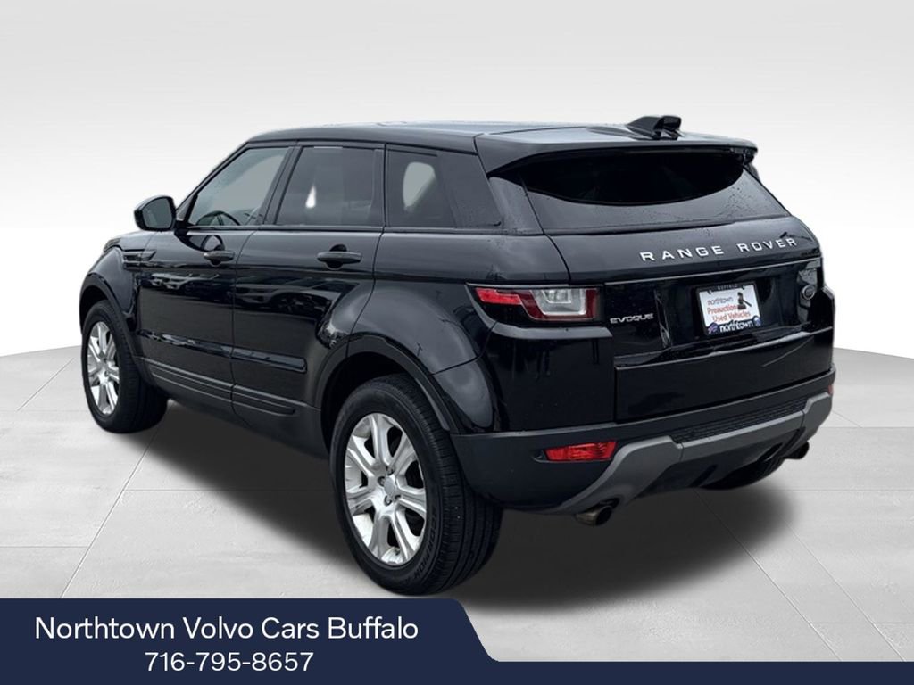 Used 2017 Land Rover Range Rover Evoque SE AWD/4WD image 3