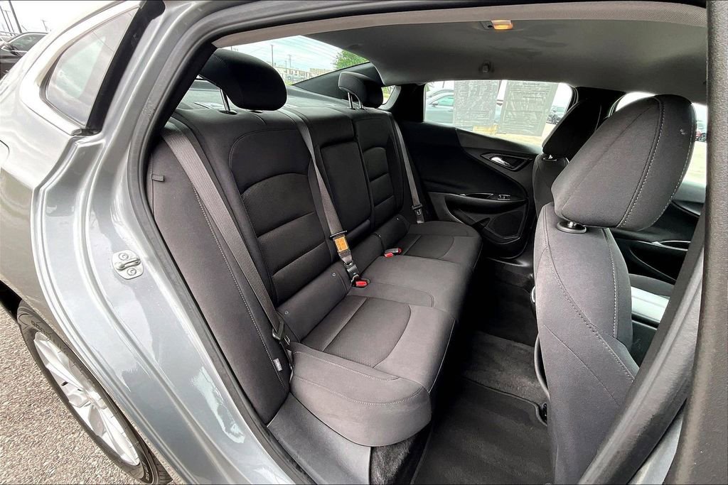 Used 2025 Chevrolet Malibu LT FWD image 36