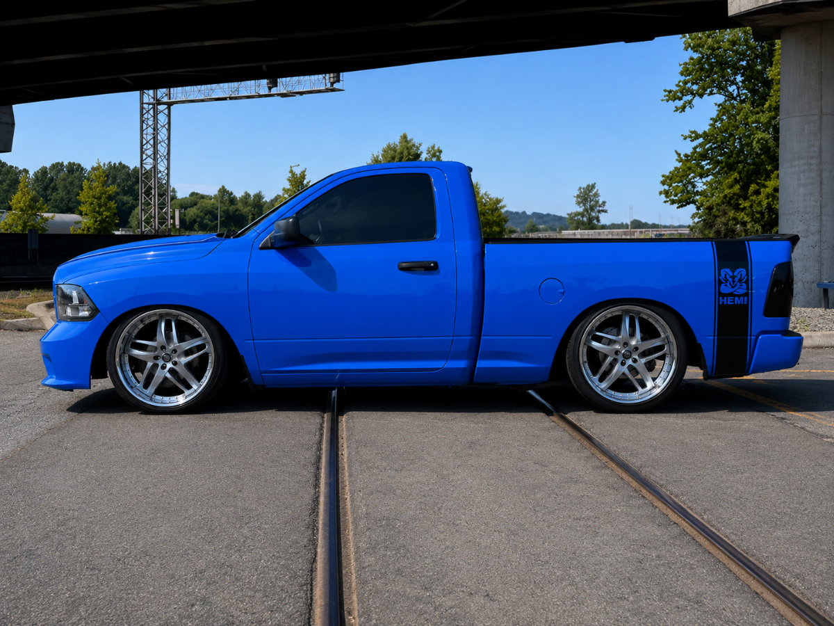 Used 2015 RAM 1500 ST RWD image 5
