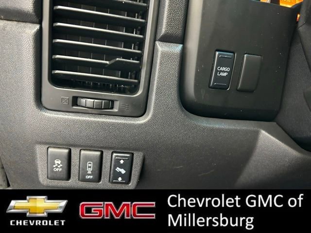 Used 2015 Nissan Titan SV w/ SV Value Truck Package image 21