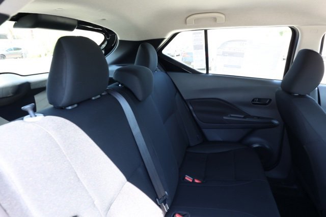 New 2025 Nissan Kicks Play S image 18