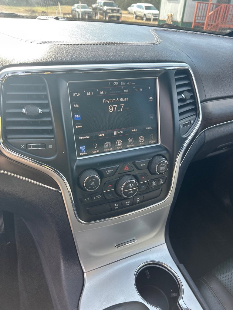 Used 2015 Jeep Grand Cherokee Overland image 11