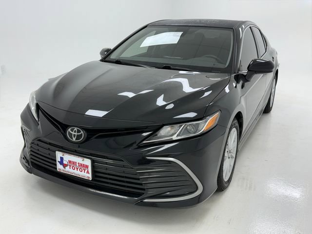Used 2023 Toyota Camry LE FWD image 4