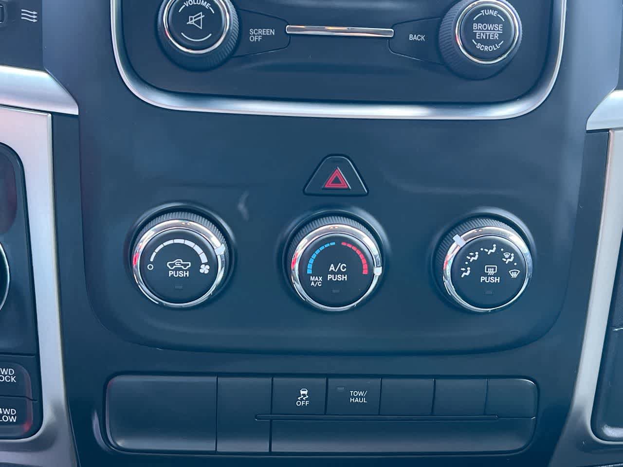 Used 2019 RAM 1500 Classic SLT AWD/4WD image 19