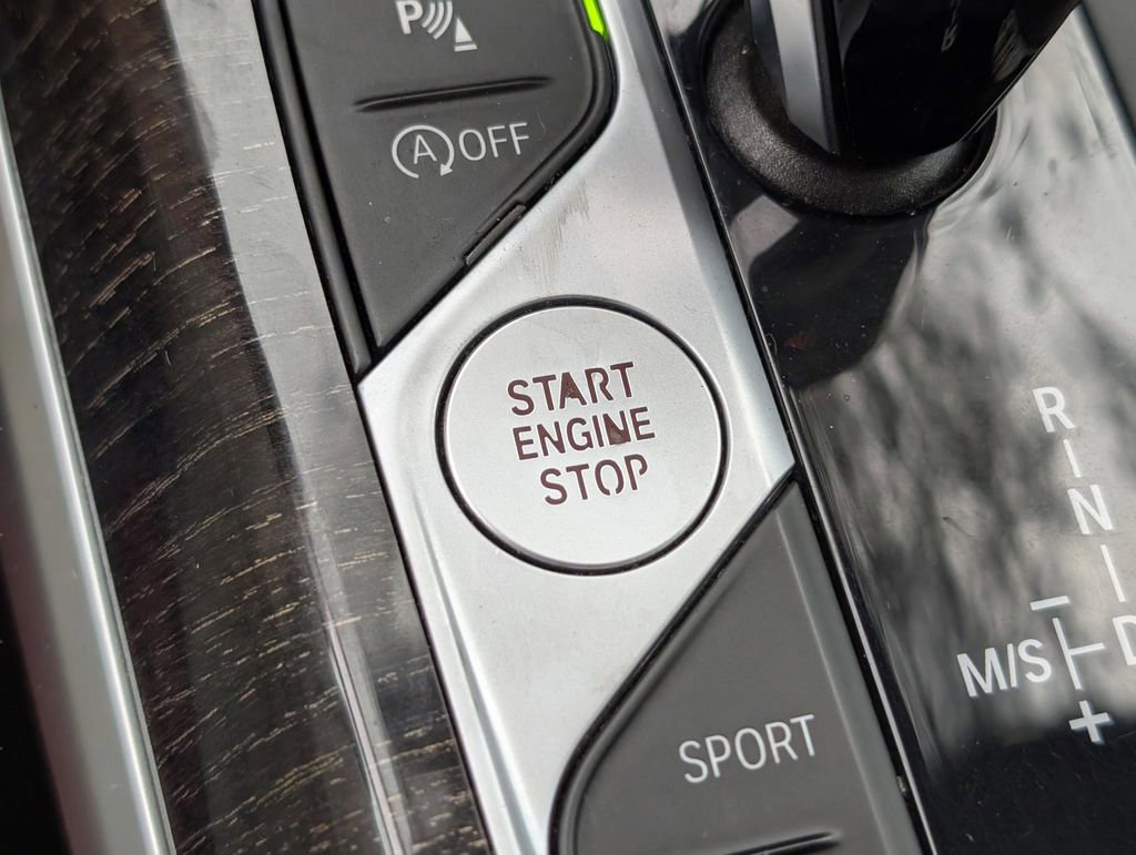 Used 2022 BMW 330i Sedan w/ Driving Assistance Package image 29