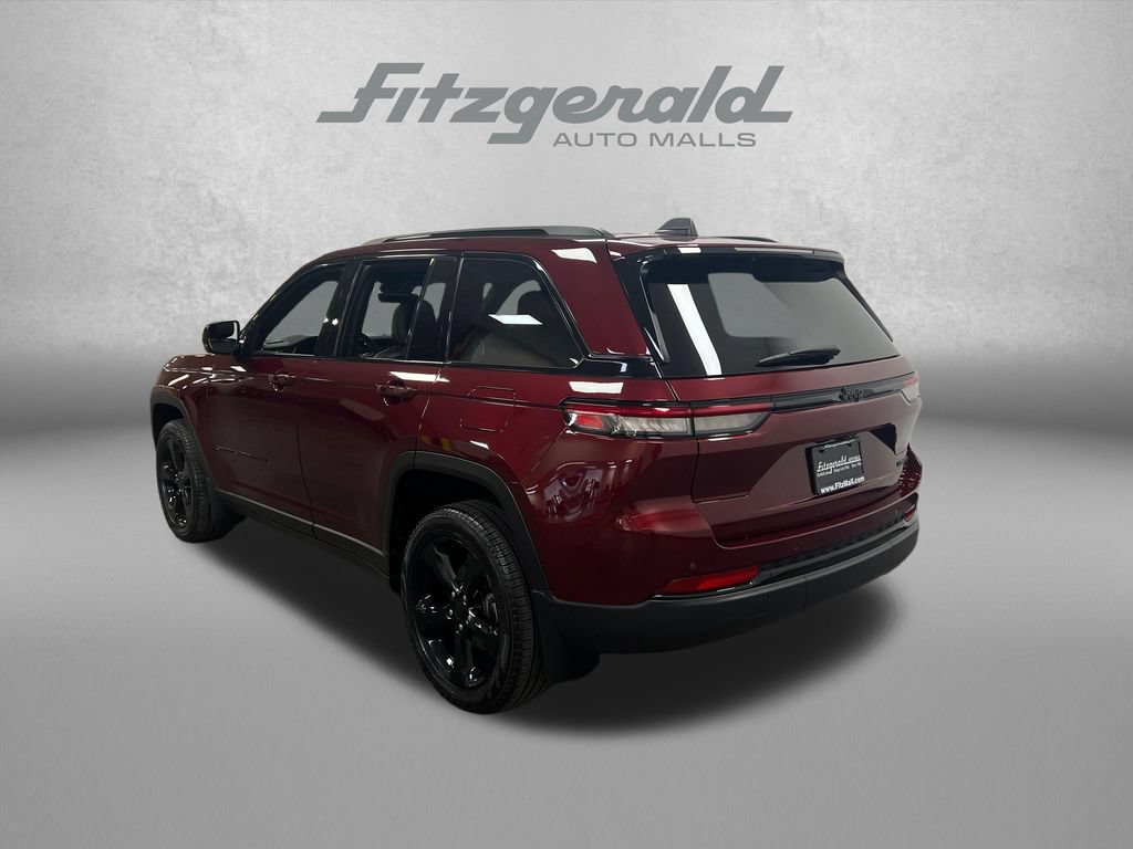 Used 2025 Jeep Grand Cherokee Limited w/ Black Appearance Package RWD image 3