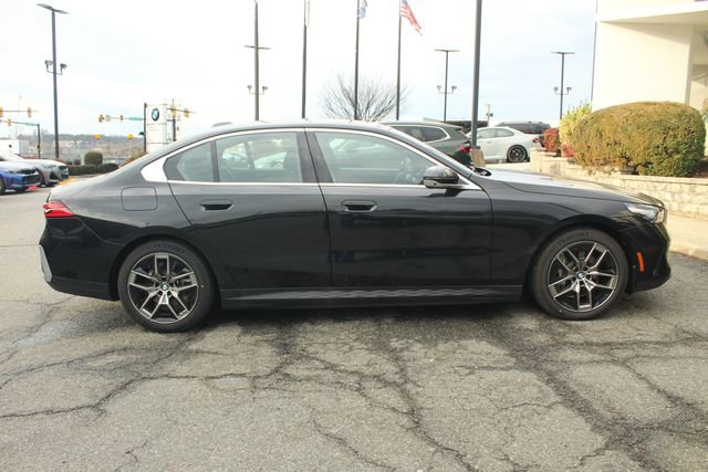 New 2026 BMW i5 eDrive40 image 10