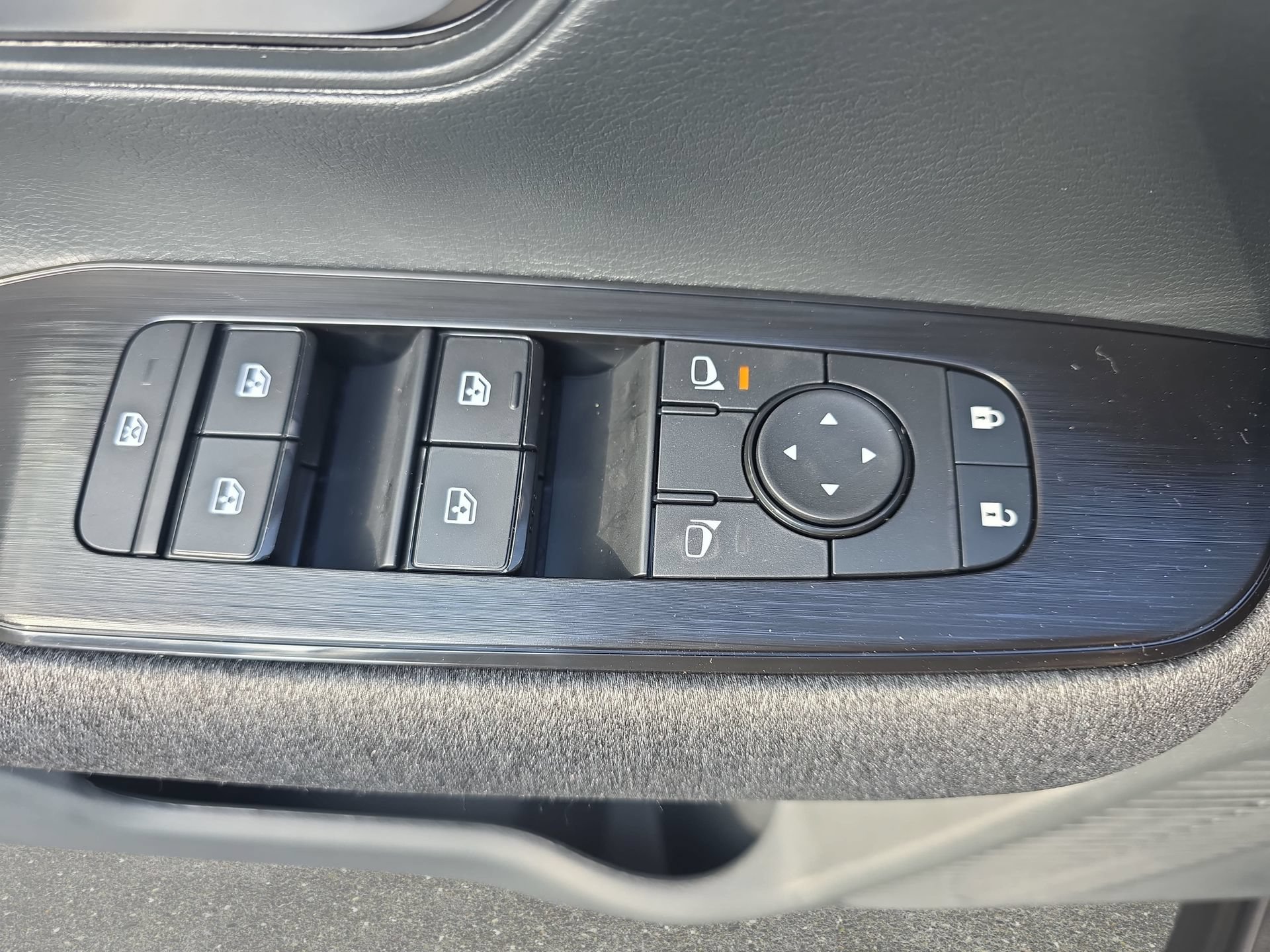 New 2026 Nissan Kicks SV w/ Cold Weather Package FWD image 26