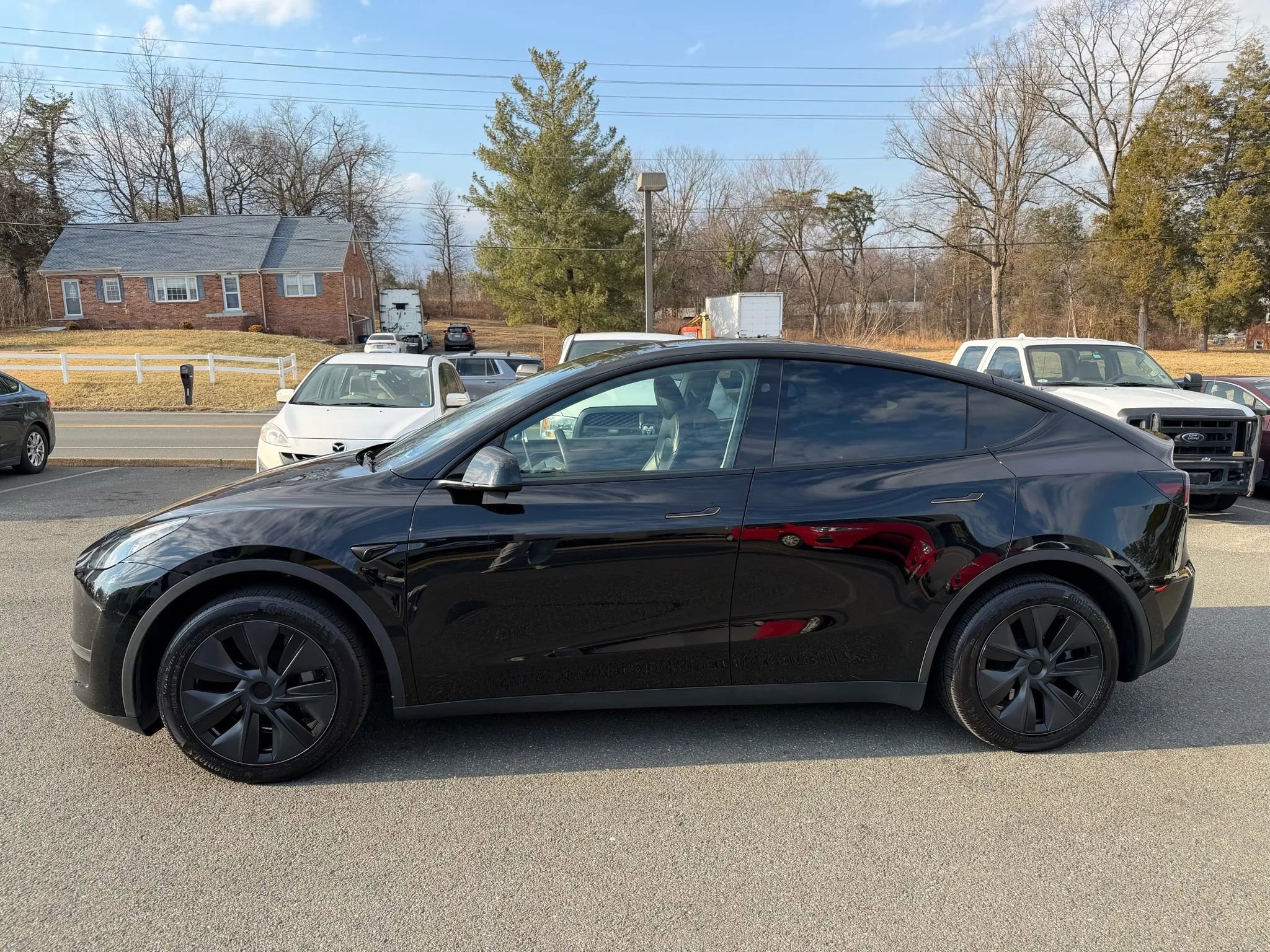 Used 2025 Tesla Model Y Long Range image 2