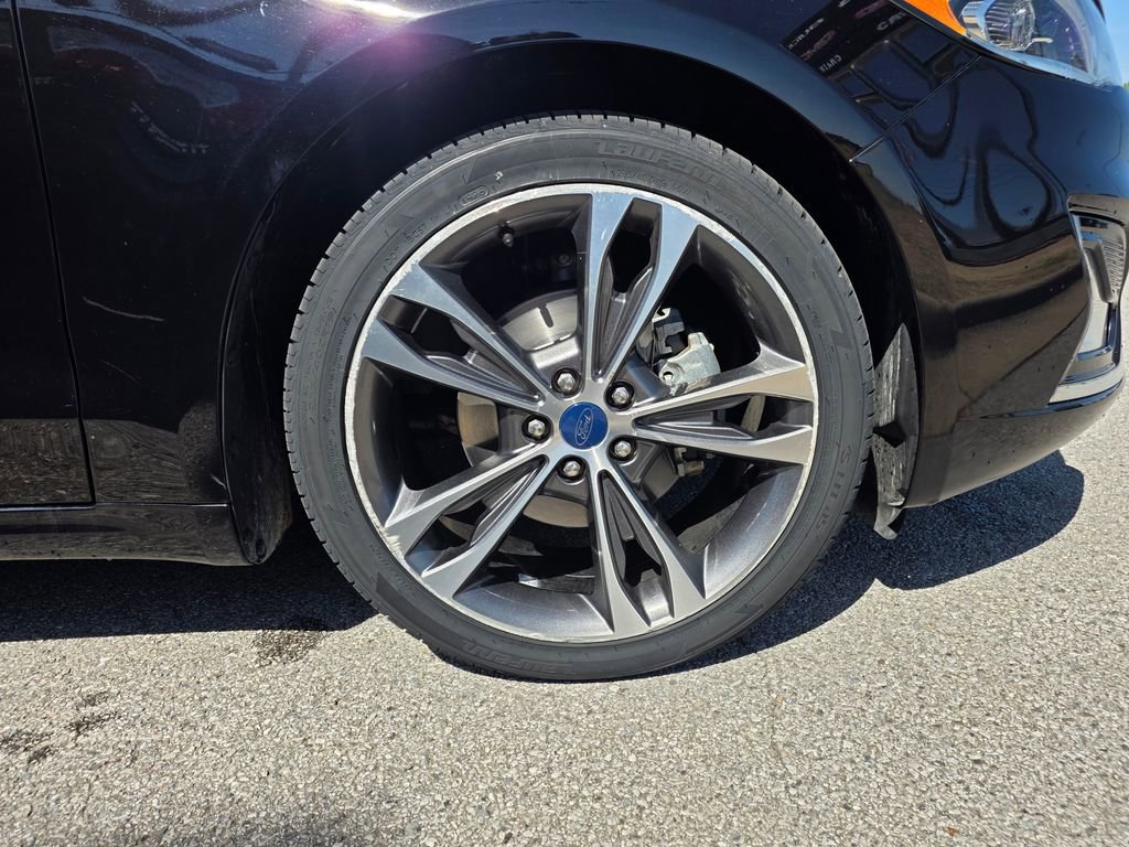 Used 2019 Ford Fusion Titanium image 29