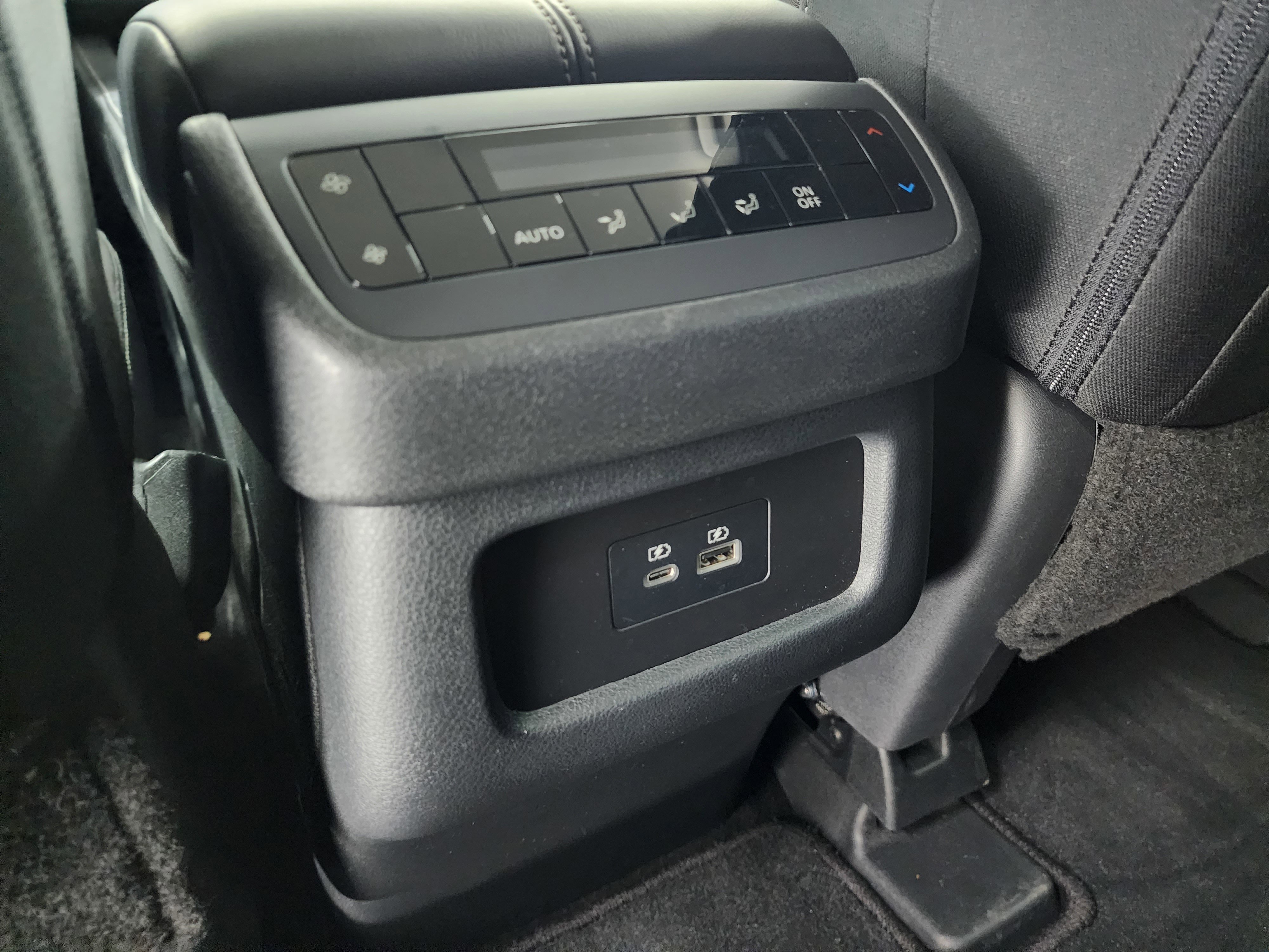 Used 2025 Nissan Pathfinder SV image 33