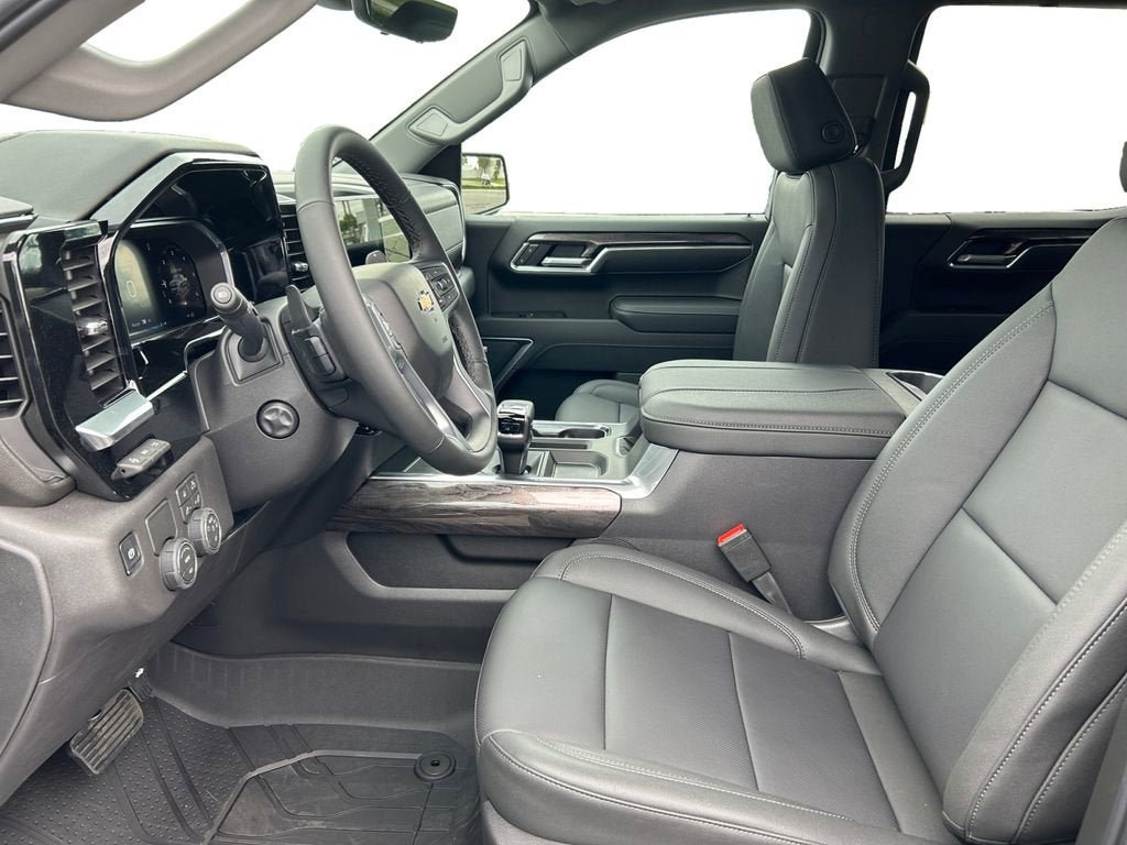 New 2026 Chevrolet Silverado 1500 LTZ w/ Technology Package RWD image 10