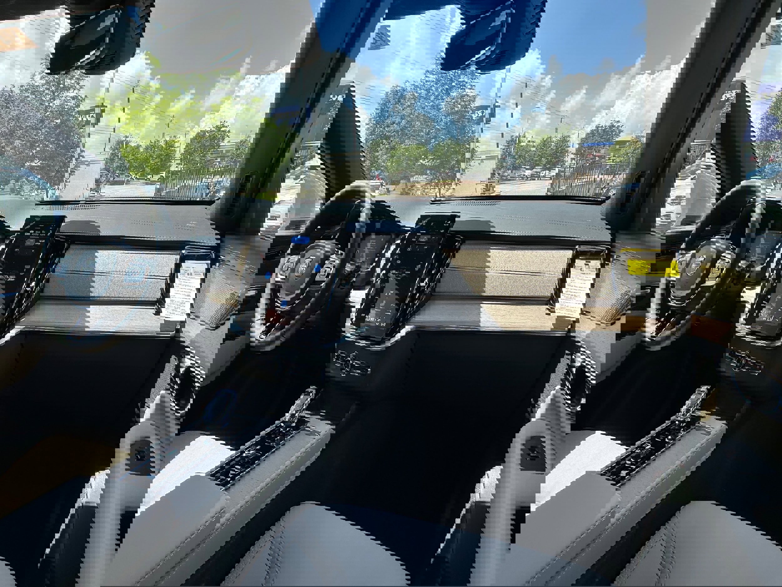 New 2026 Volvo XC90 T8 Plus image 11