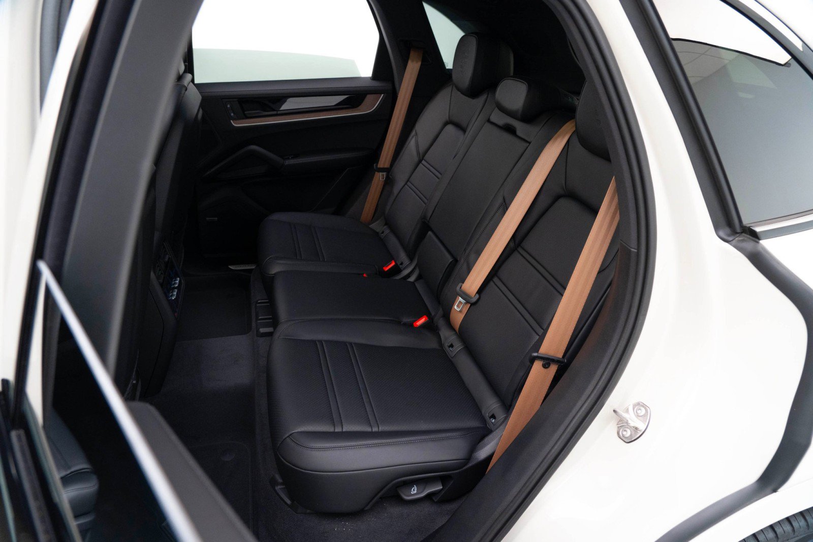 New 2025 Porsche Cayenne image 28