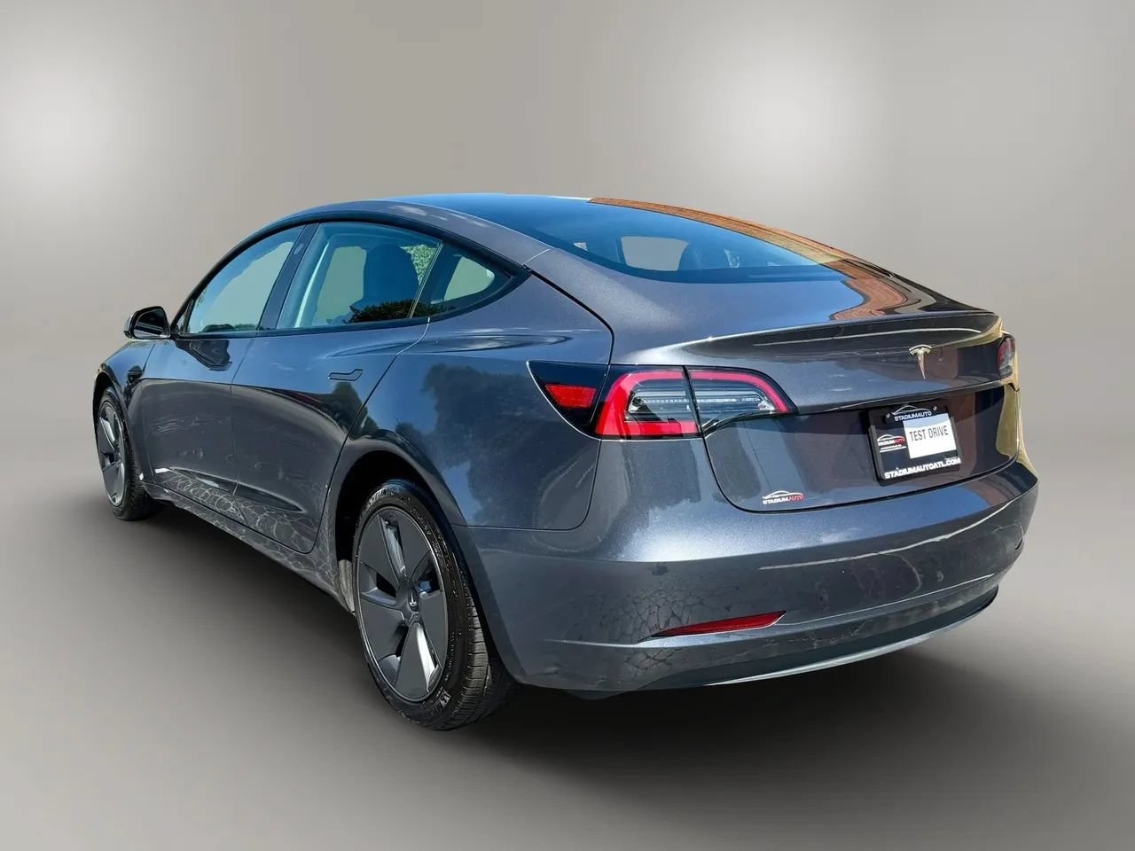 Used 2023 Tesla Model 3 Standard Range RWD image 3