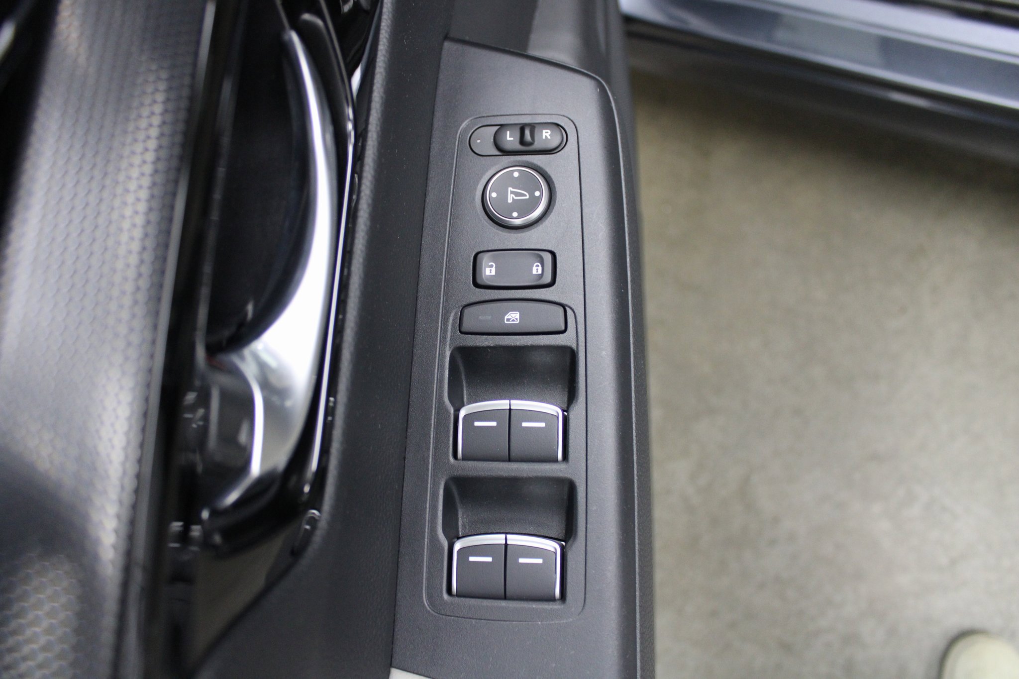 Used 2023 Honda CR-V EX-L image 13