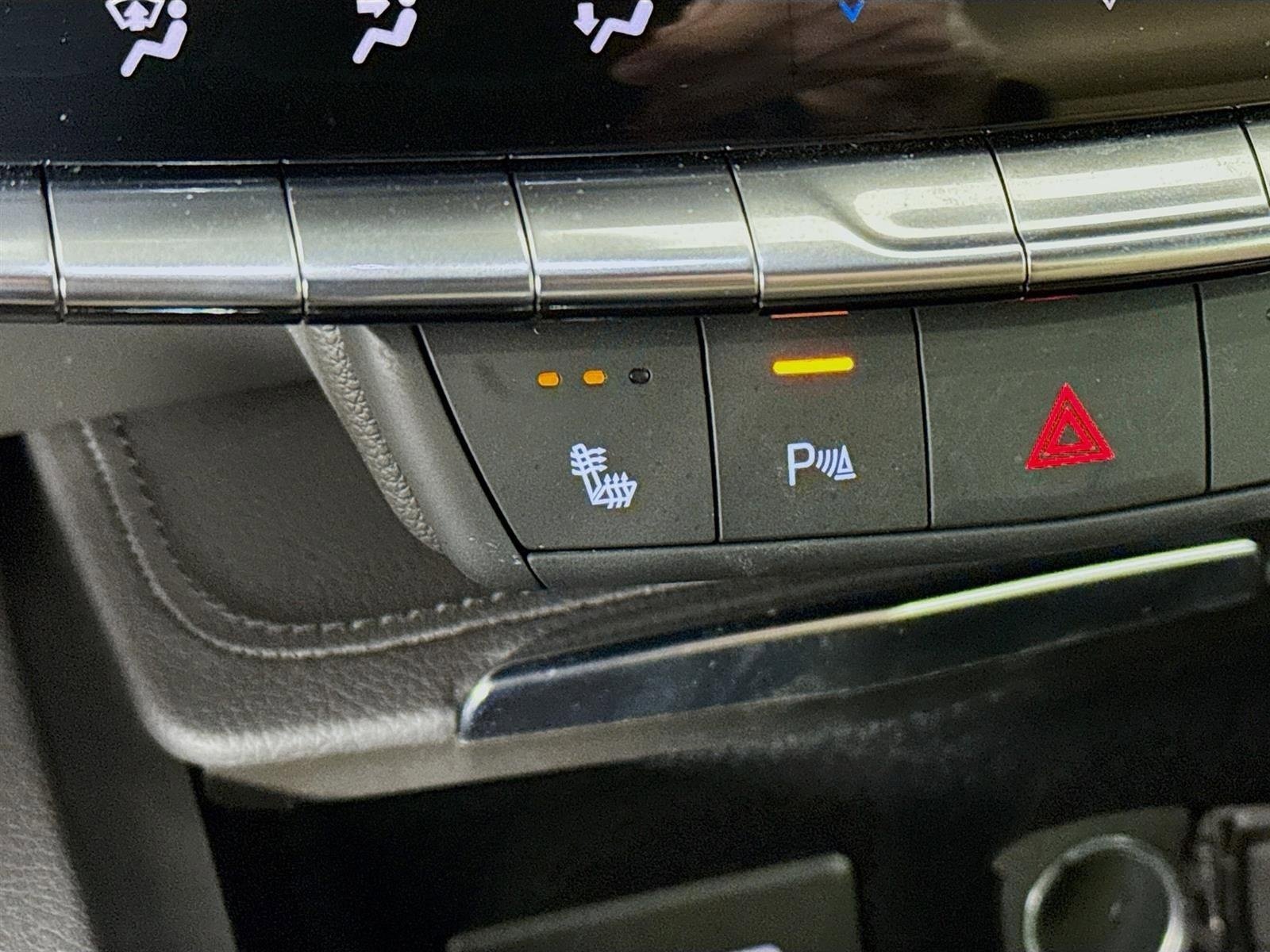 Used 2024 Cadillac XT4 Luxury w/ Cold Weather Package image 22