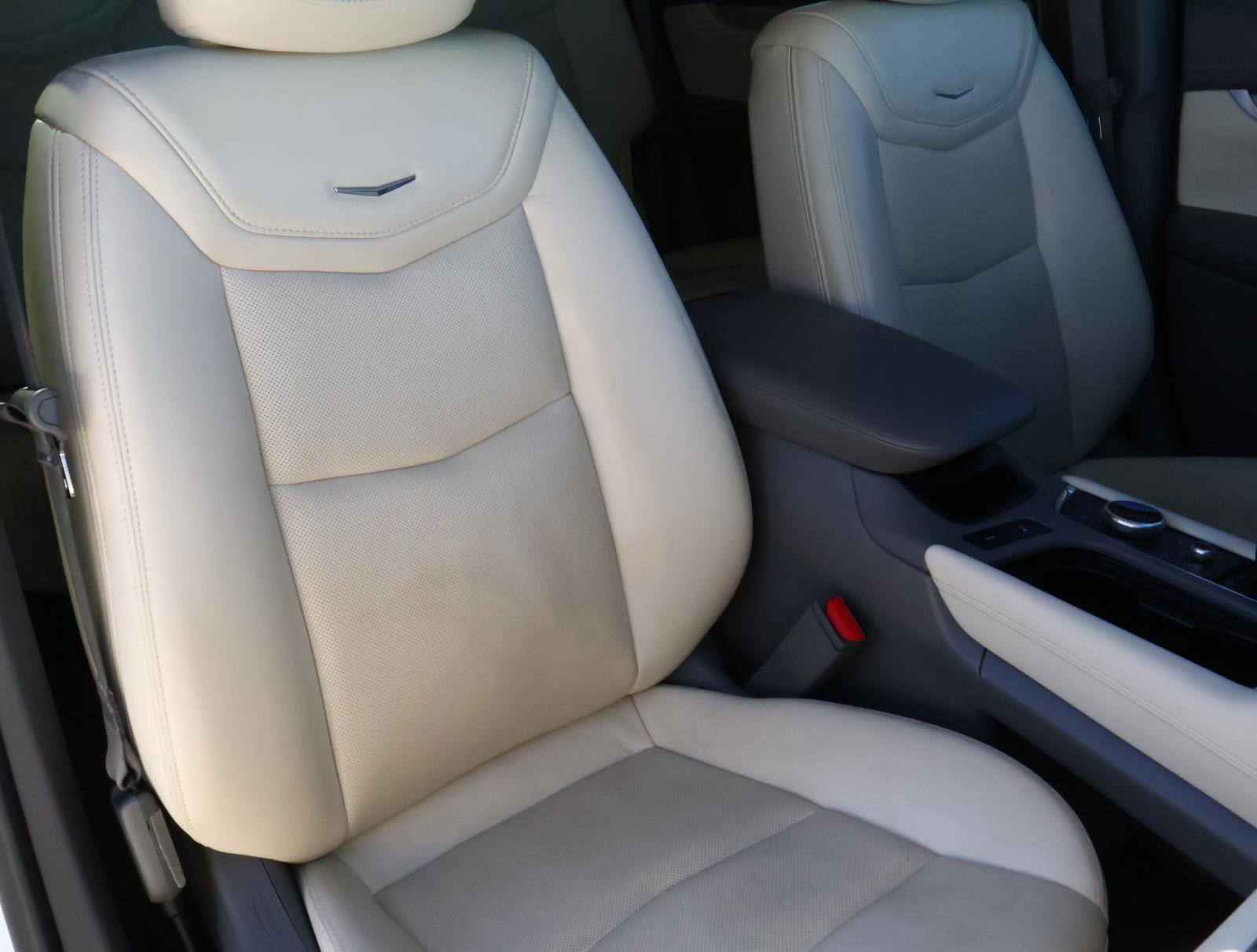 Certified 2022 Cadillac XT5 Premium Luxury w/ Technology Package image 21