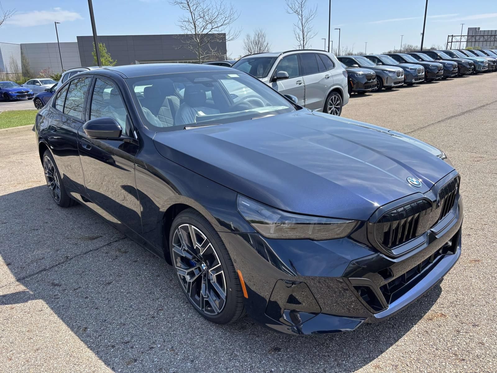 New 2026 BMW i5 eDrive40 w/ M Sport Package AWD/4WD image 3