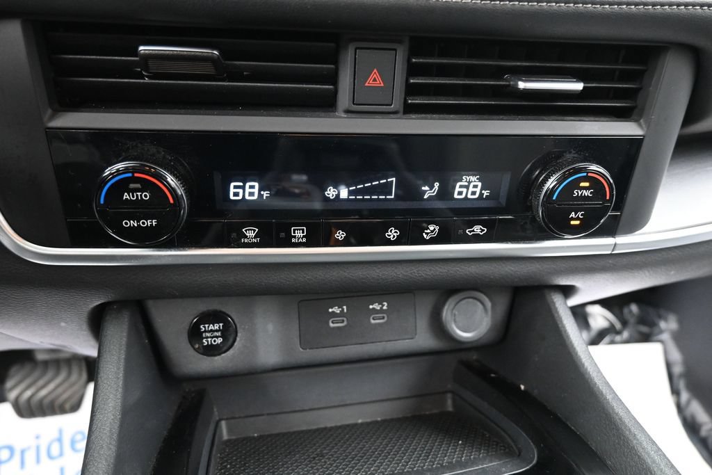 Used 2024 Nissan Rogue SV FWD image 38