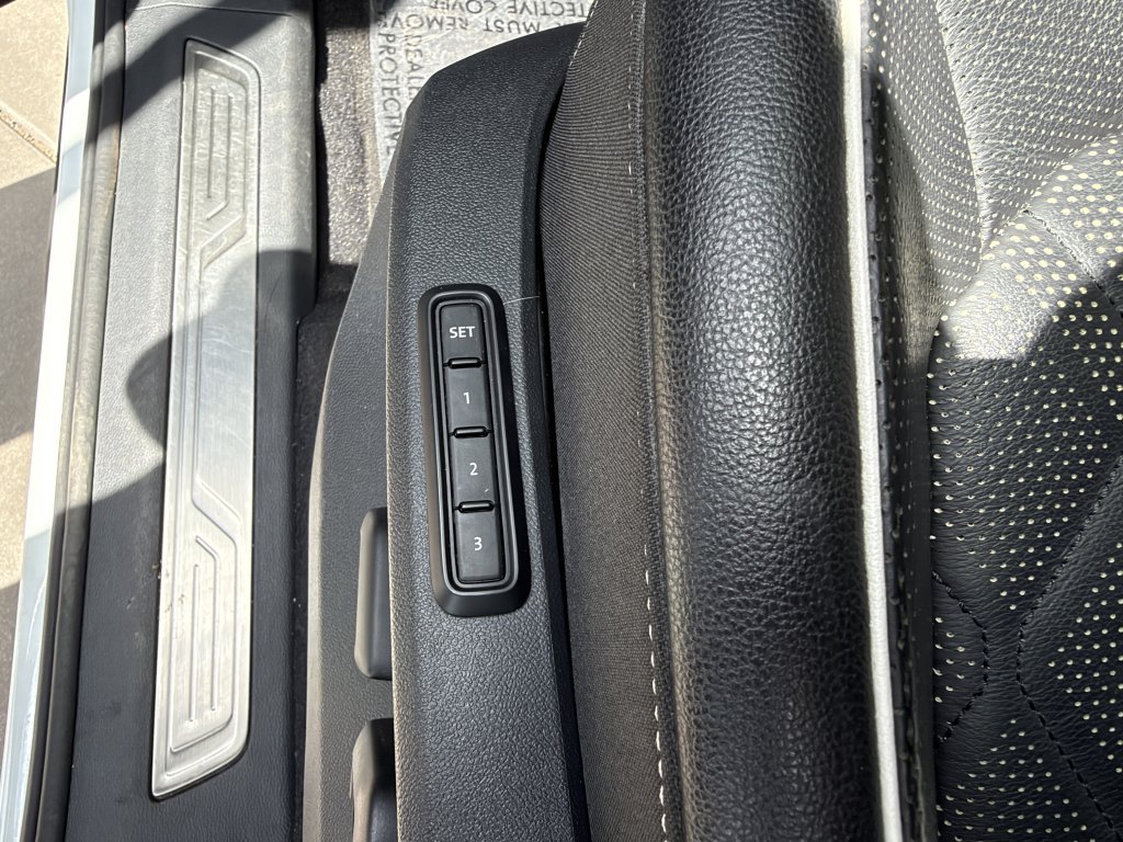 Used 2024 Volkswagen Atlas SEL Premium R-Line AWD/4WD image 33