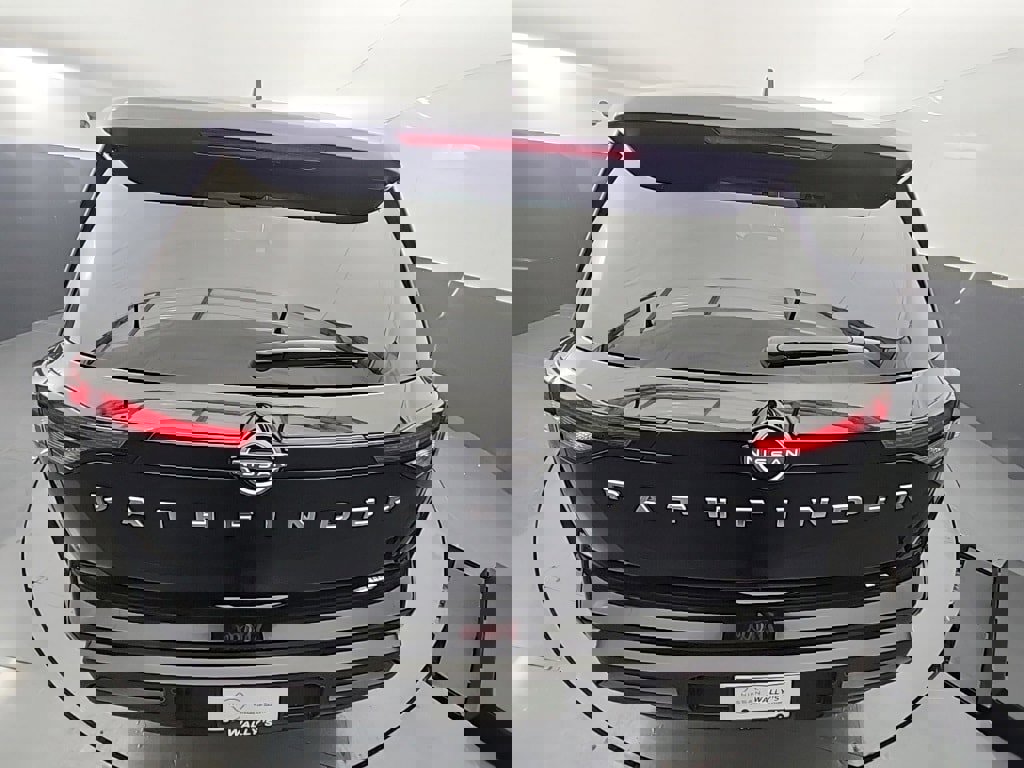 New 2025 Nissan Pathfinder S image 9