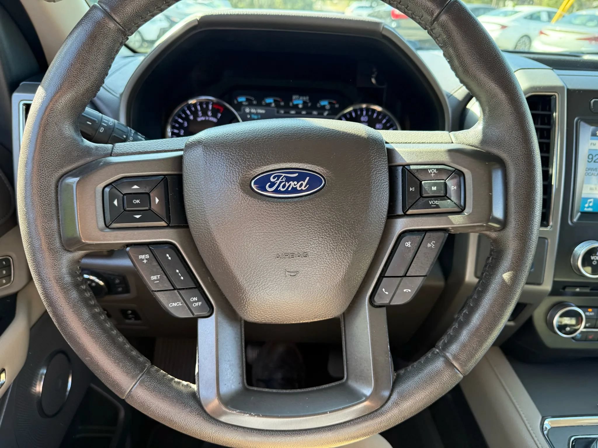 Used 2018 Ford Expedition XLT w/ Equipment Group 202A RWD image 24