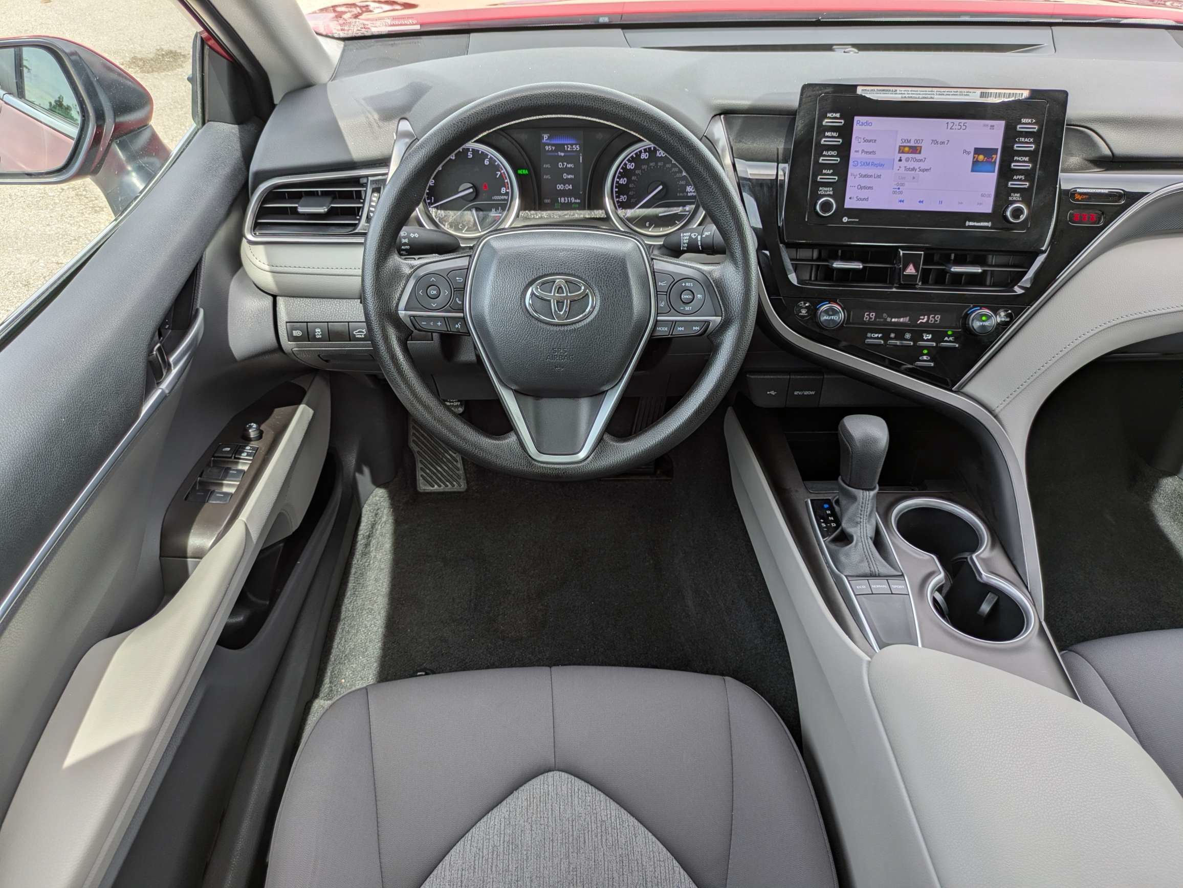 Used 2024 Toyota Camry LE w/ Convenience Package FWD image 15