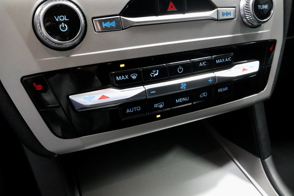 Certified 2023 Ford Explorer XLT image 32