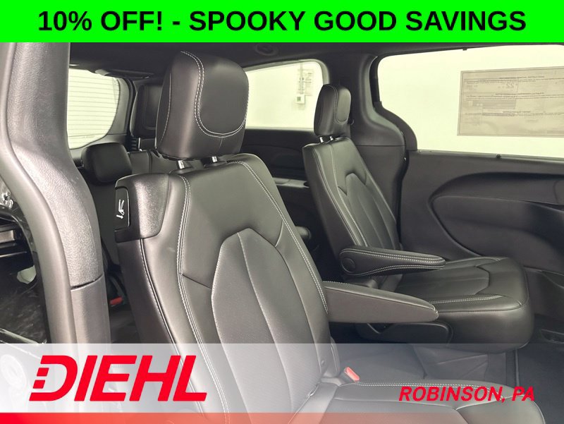New 2027 Chrysler Pacifica Select w/ Family Tech Group FWD image 13