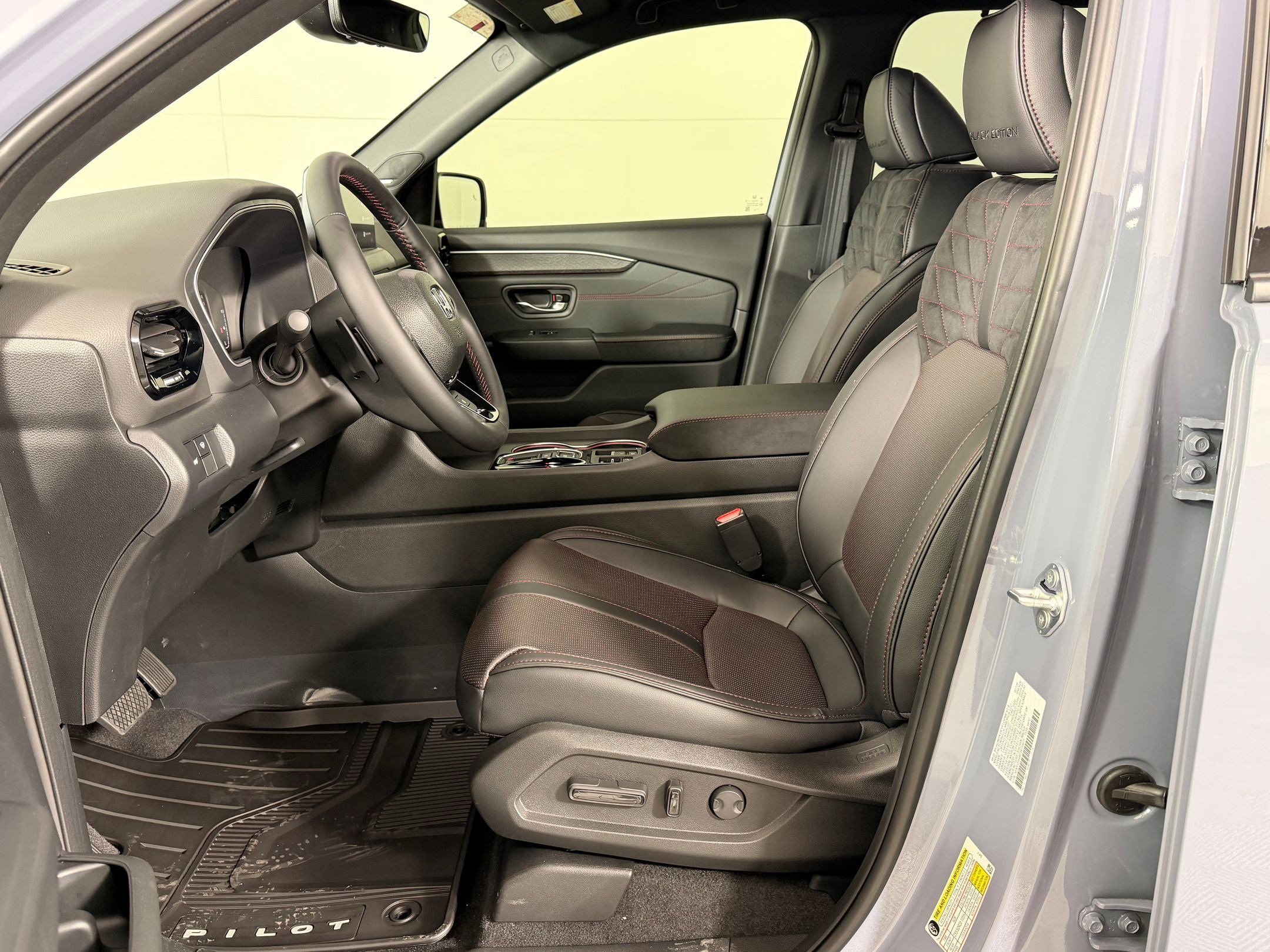 New 2026 Honda Pilot Black Edition image 5