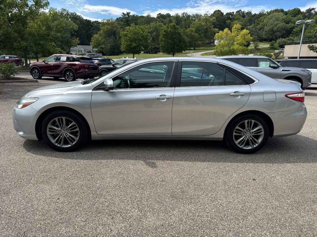 Used 2016 Toyota Camry SE FWD image 3