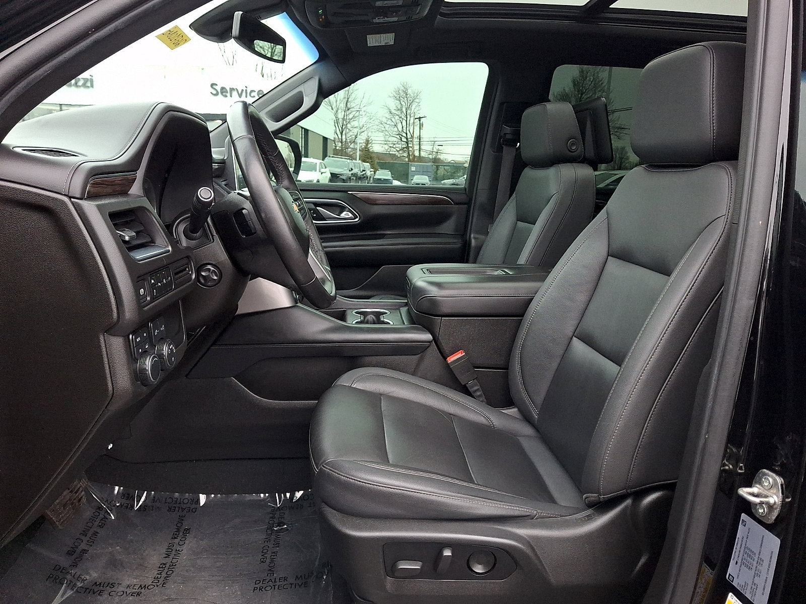 Used 2021 Chevrolet Tahoe LT w/ Luxury Package image 16