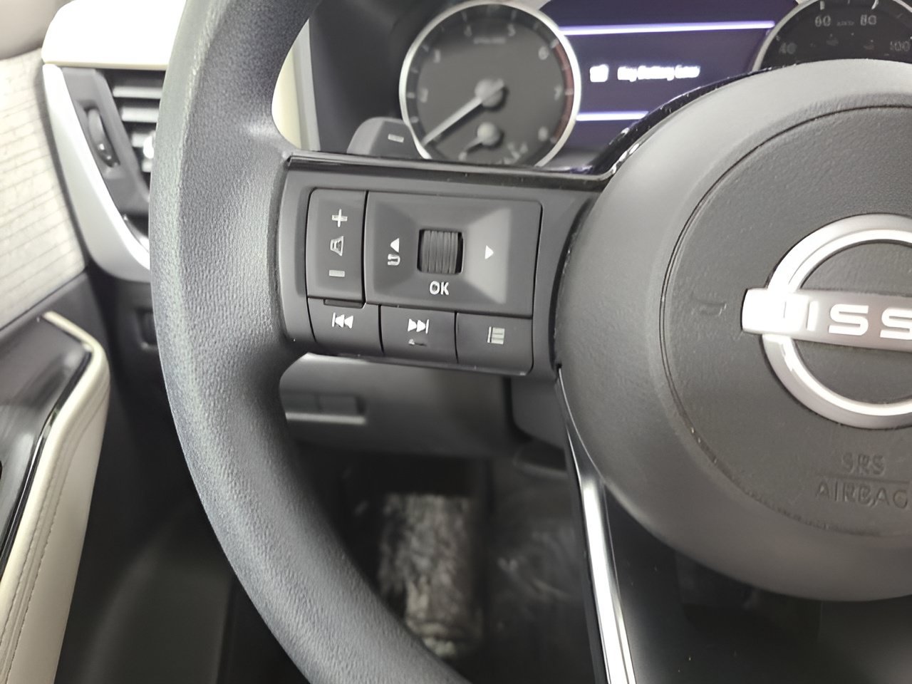 Used 2023 Nissan Rogue SV AWD/4WD image 27