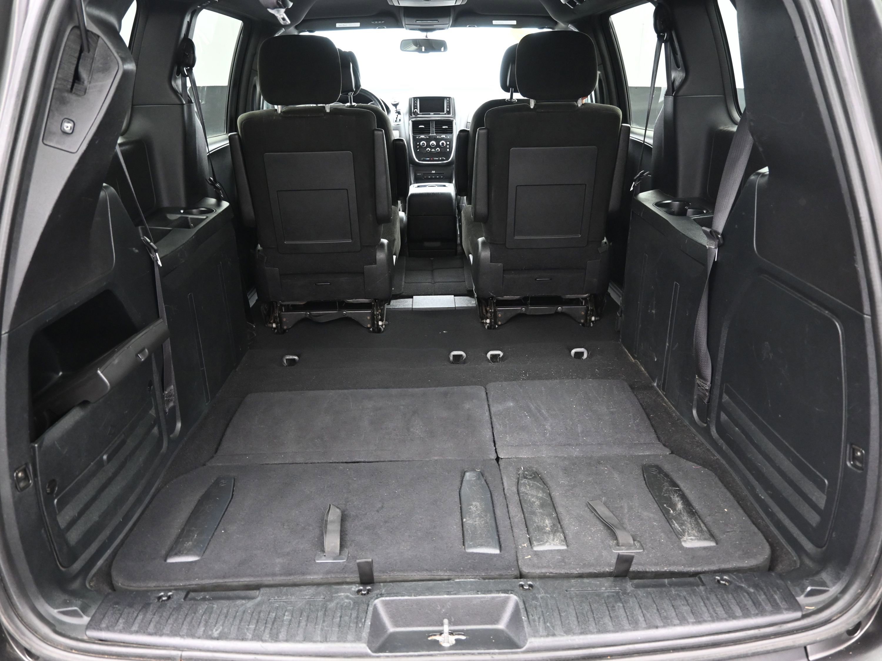 Used 2015 Dodge Grand Caravan SXT w/ Blacktop Package image 26