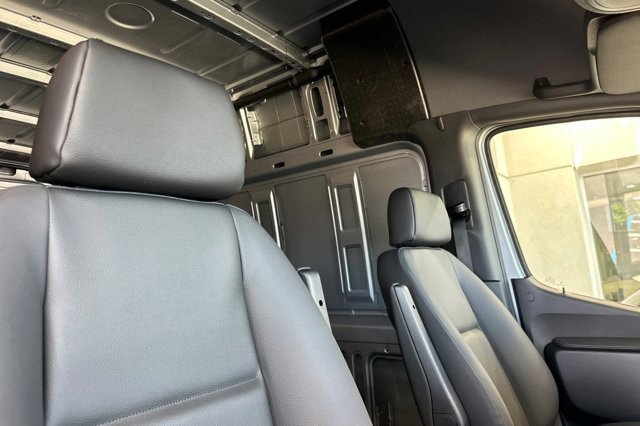 New 2025 Mercedes-Benz Sprinter 2500 image 30