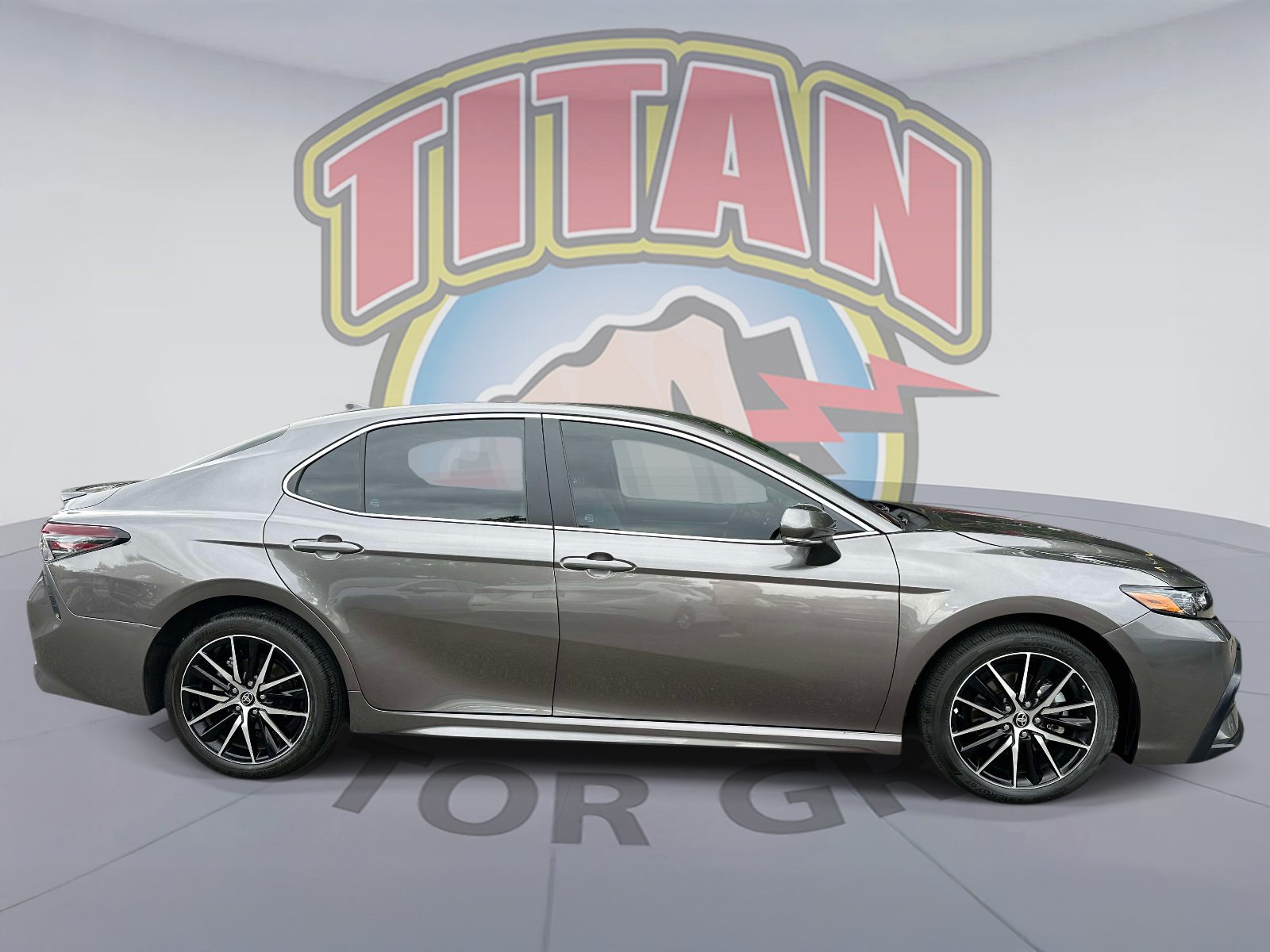 Used 2024 Toyota Camry SE w/ Cold Weather Package AWD/4WD video 2