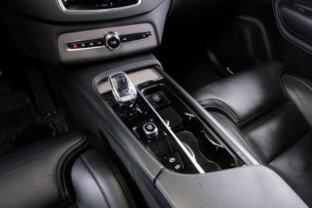 Certified 2023 Volvo XC90 B6 Ultimate w/ Protection Package Premier image 10
