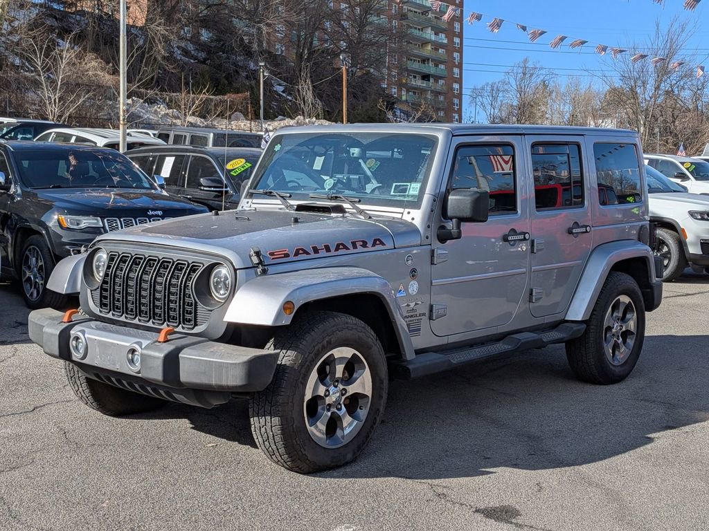 Used 2017 Jeep Wrangler Unlimited Sahara w/ Dual Top Group AWD/4WD image 2