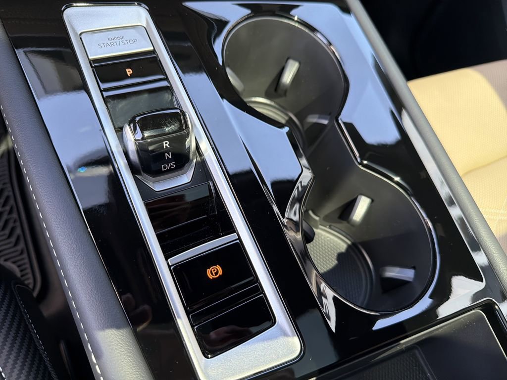 Used 2025 Volkswagen Atlas Cross Sport SE FWD image 25