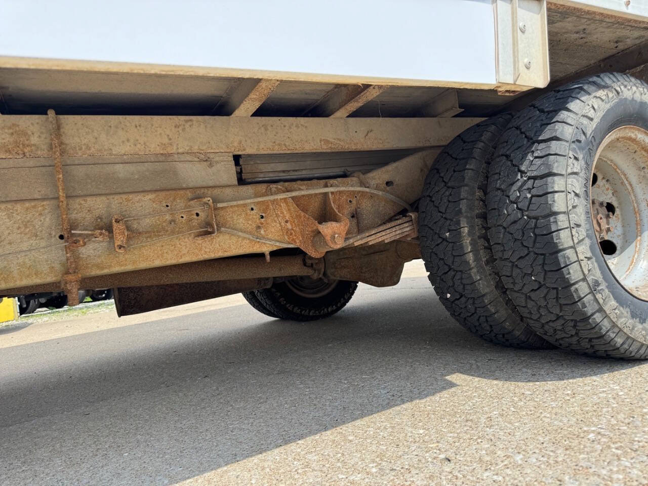 Used 1998 Ford E-350 and Econoline 350 RWD image 11