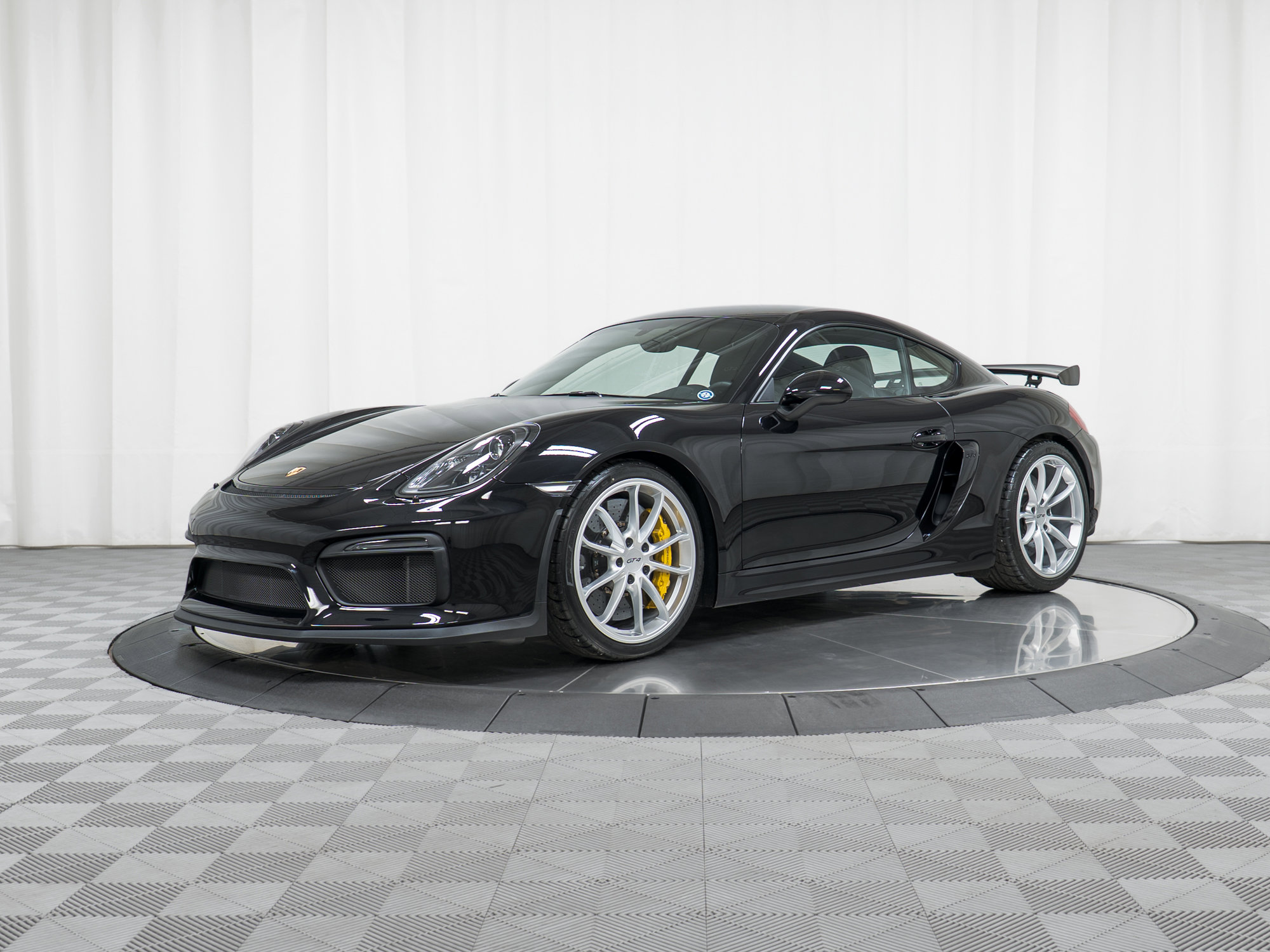 Used 2016 Porsche Cayman GT4 image 1