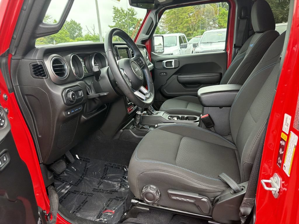 Used 2023 Jeep Wrangler Unlimited Rubicon 4xe w/ Cold Weather Group AWD/4WD image 12