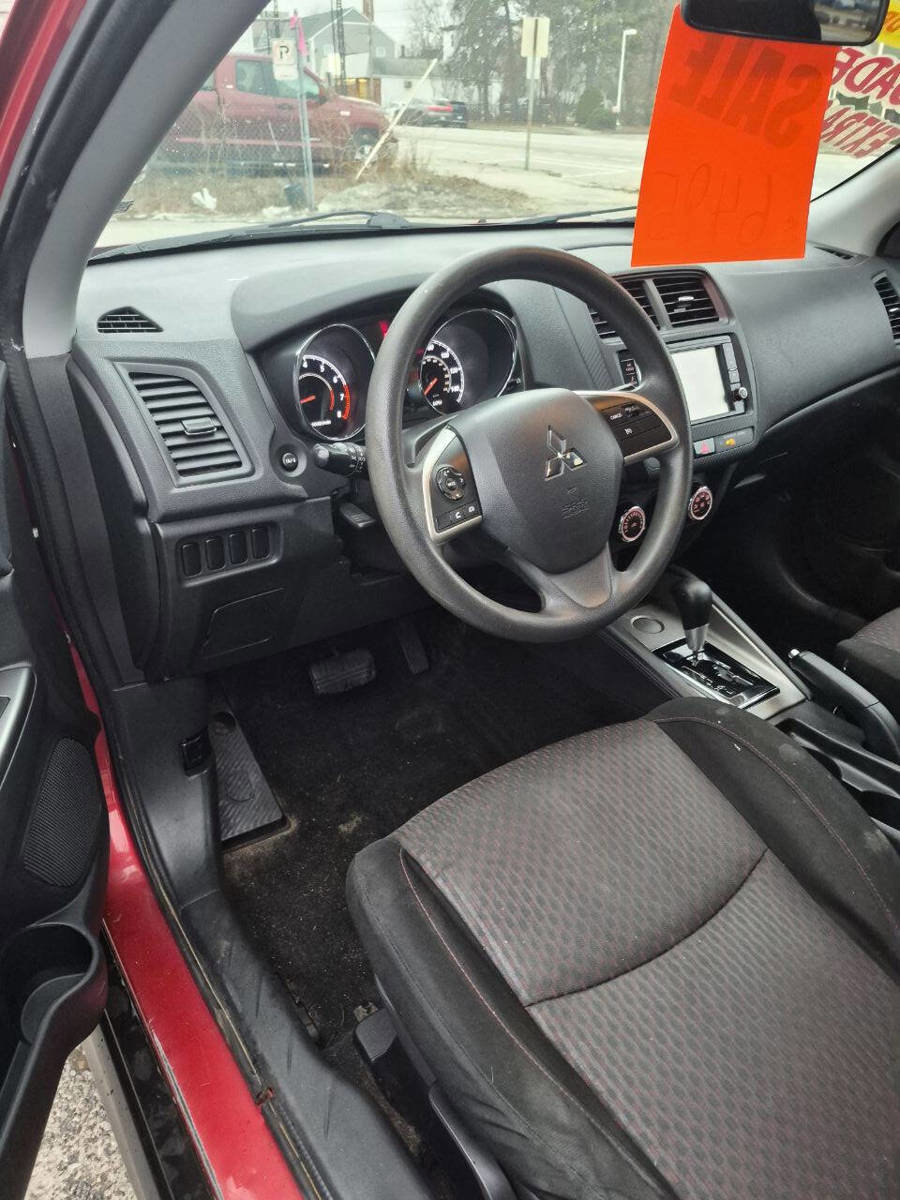 Used 2018 Mitsubishi Outlander Sport ES FWD image 28